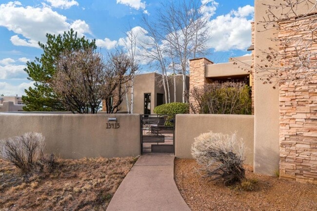 Building Photo - 13415 Pino Ridge Pl NE