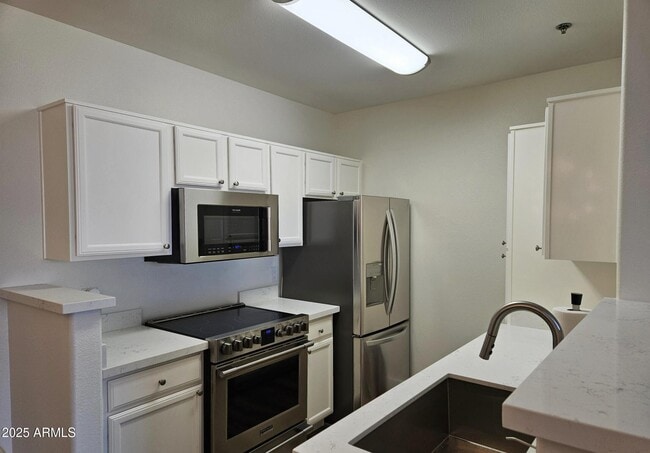 Building Photo - 2134 E Broadway Rd