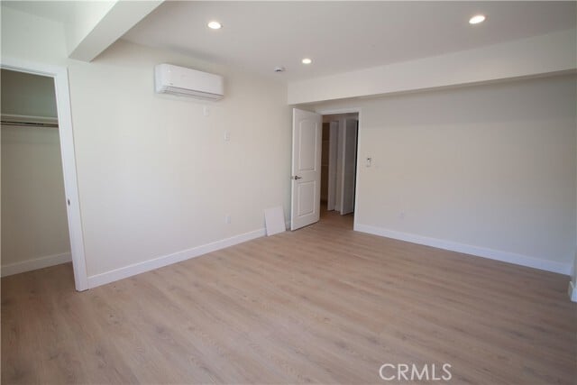 Building Photo - 2255 N Catalina St
