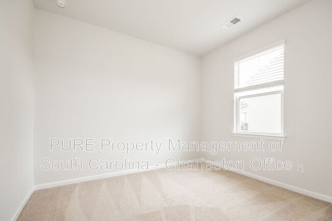 Building Photo - 507 Kilarney Rd