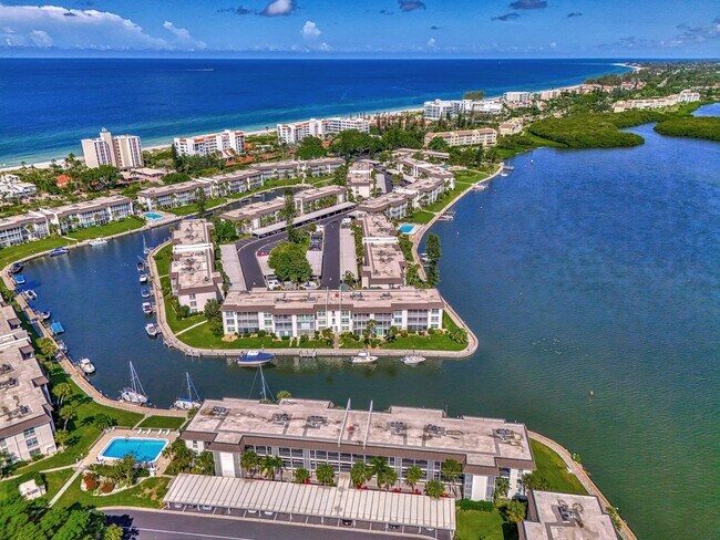 Building Photo - LUXURY LONGBOAT LIVING AT IT’S FINEST! AVA...