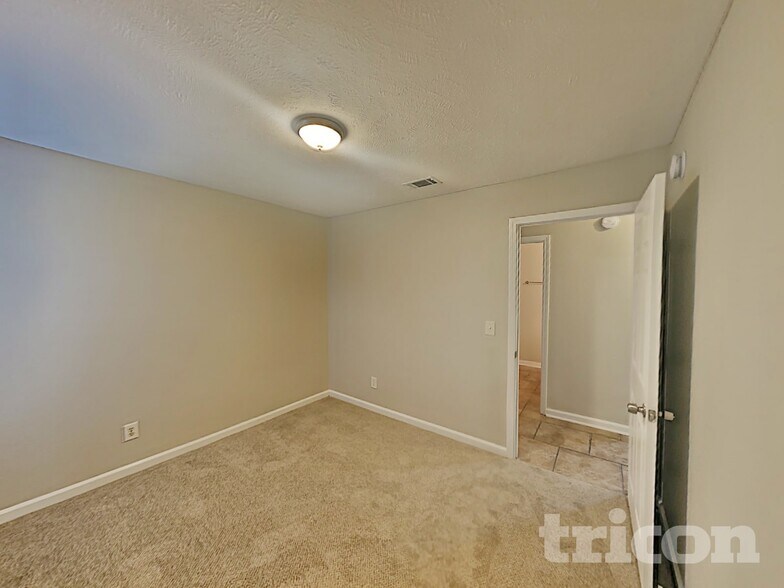 Building Photo - 307 Davids Way