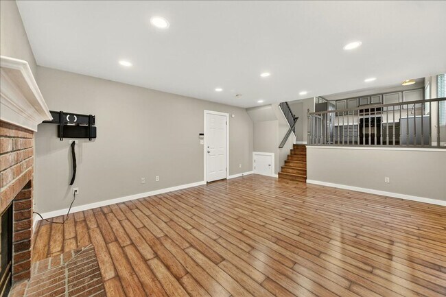 Building Photo - Comfortable Living in a Prime Central Boise Location