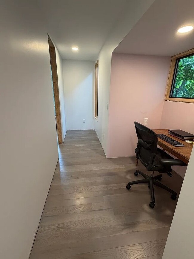 Building Photo - Spacious Pet-Friendly 4BR Home Near Downtown & UVA
