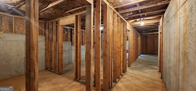 Building Photo - 525 Twelve Oaks Dr
