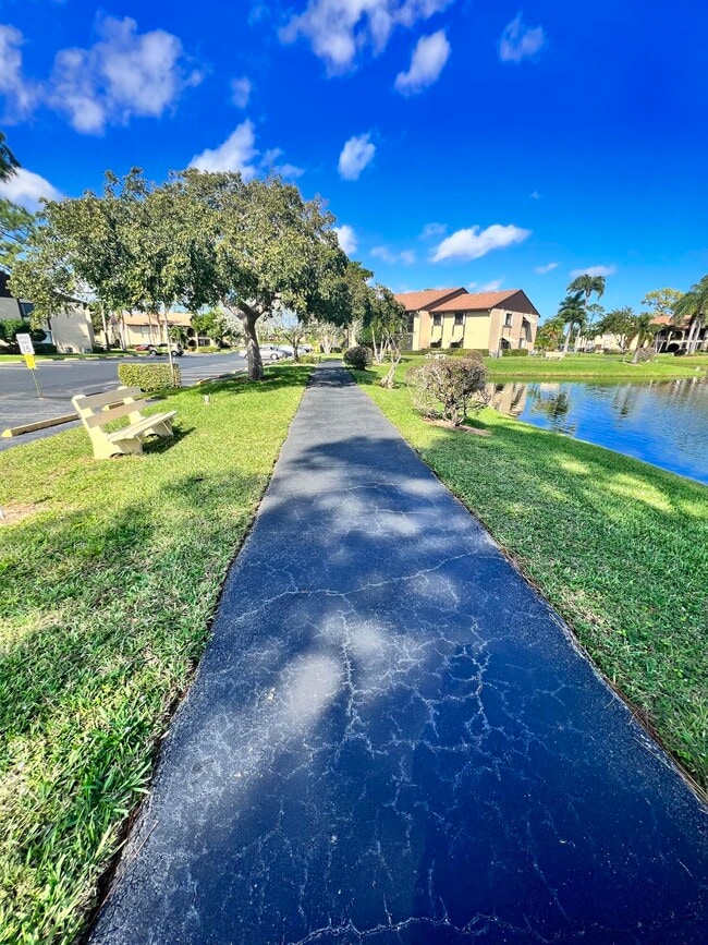 Building Photo - 231 Pine HOV Cir