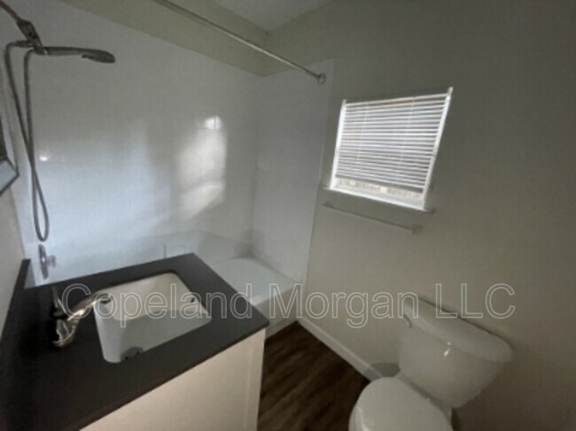 Building Photo - 829 5th St N