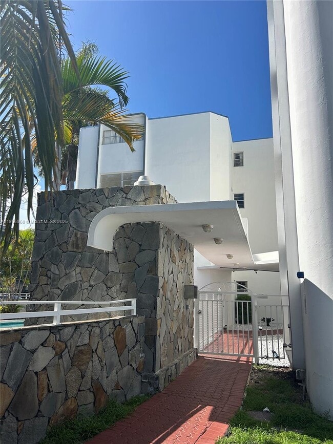 Building Photo - 1075 93rd St