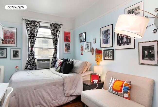 Primary Photo - 120 Montague St