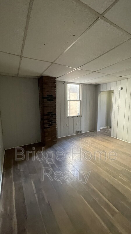 Building Photo - 447 Hays Ave