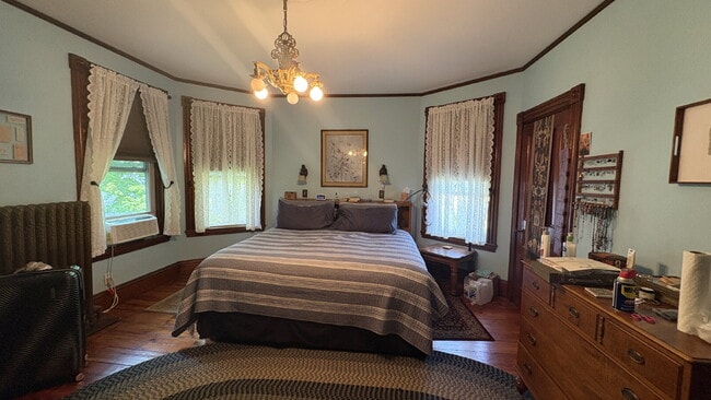 Building Photo - Stunning 3BR + Office Victorian Home with 6 Off-Street Parking Spaces – Flexible Mid- to Long-Ter...