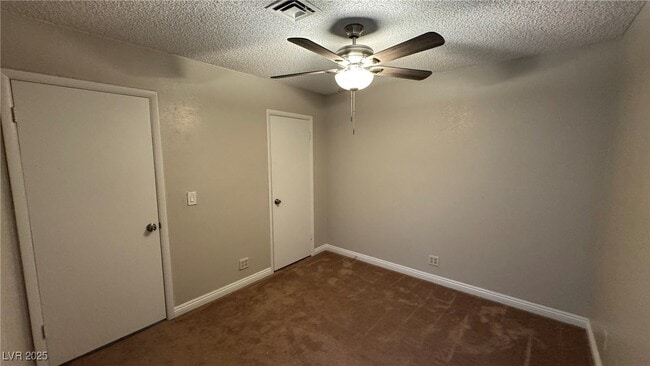 Building Photo - 4754 Willow Crest Ave