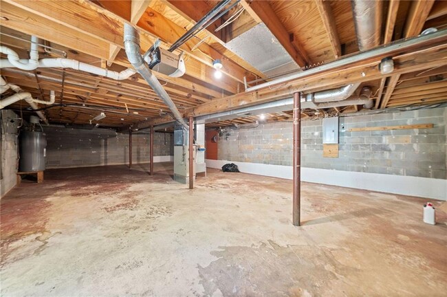 Building Photo - 106 Robinhood Dr