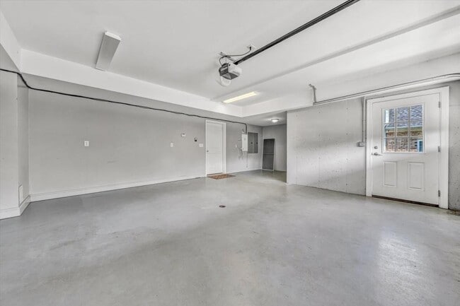Building Photo - 1145 Cranberry Ct