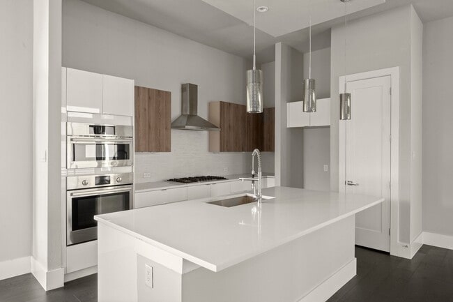 Building Photo - 1615 Wheeler Ave