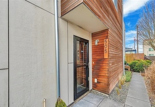 Building Photo - Modern Townhome in Georgetown!  Available ...