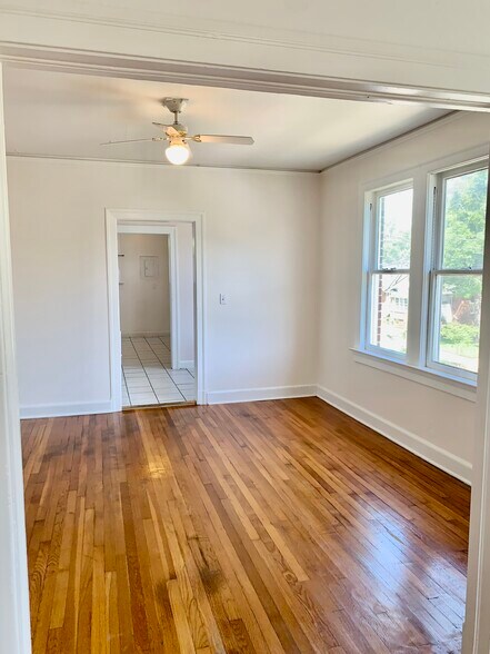 Formal dining room - 768 Acosta St