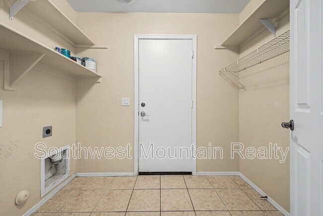 Building Photo - 1237 W Fruit Tree Ln