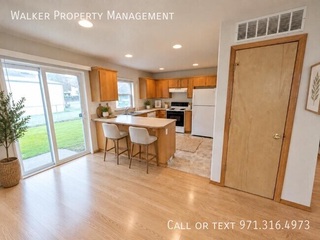 Building Photo - 709 Ella Ct