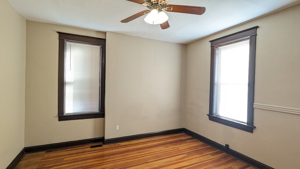 Building Photo - 2203 Jules St