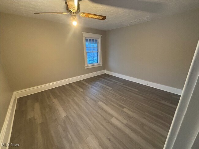 Building Photo - 408 S Arch Ave