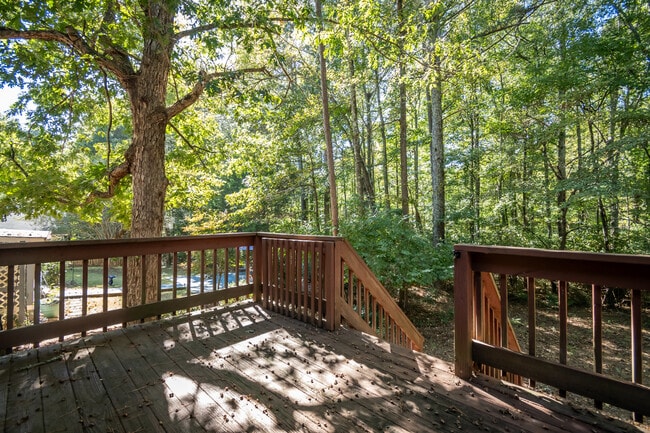 Building Photo - 119 Spring Lake Dr