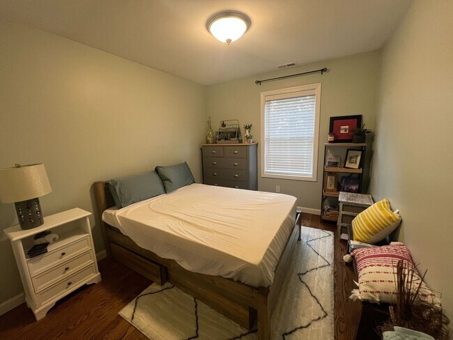 Building Photo - Charming 3-Bedroom Home with Modern Comfor...