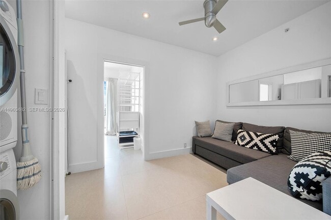 Building Photo - 201 Crandon Blvd