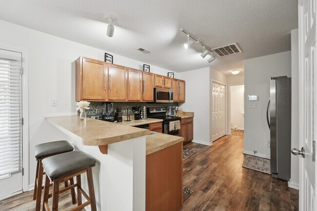 Building Photo - 2203 Elk River Dr