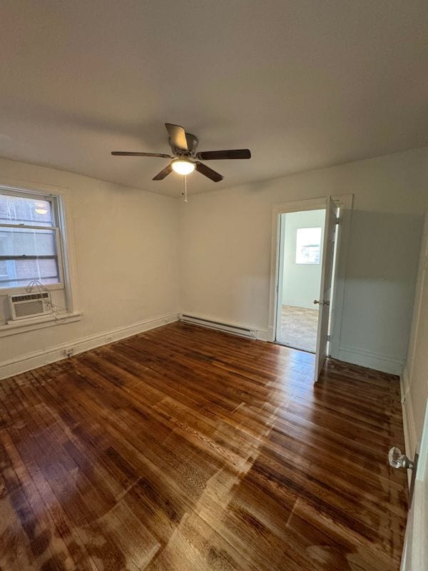 Building Photo - 4962 Lindenwood Ave