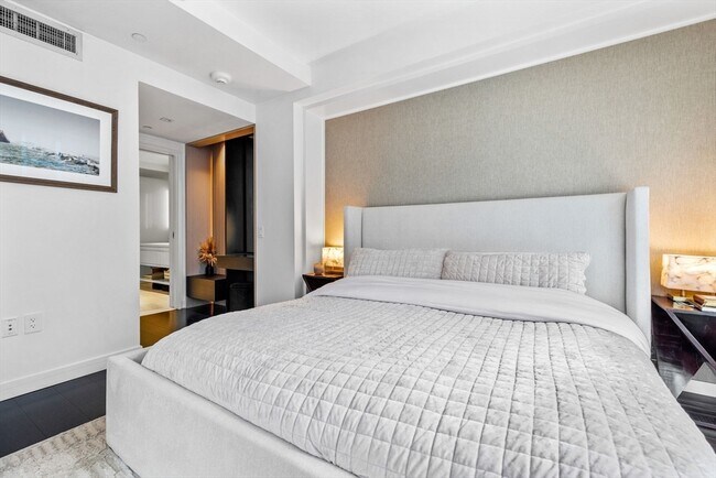 Building Photo - 150 Seaport Blvd