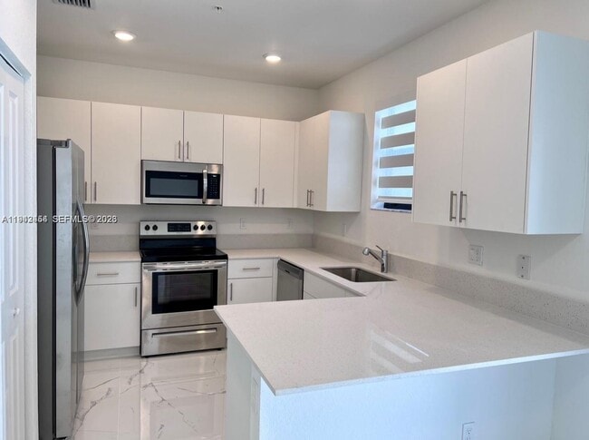 Building Photo - 15903 SW 2nd Dr