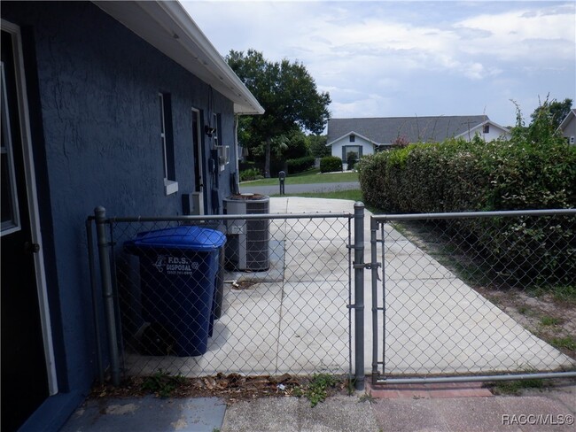 Building Photo - 3790 N Honeylocust Dr