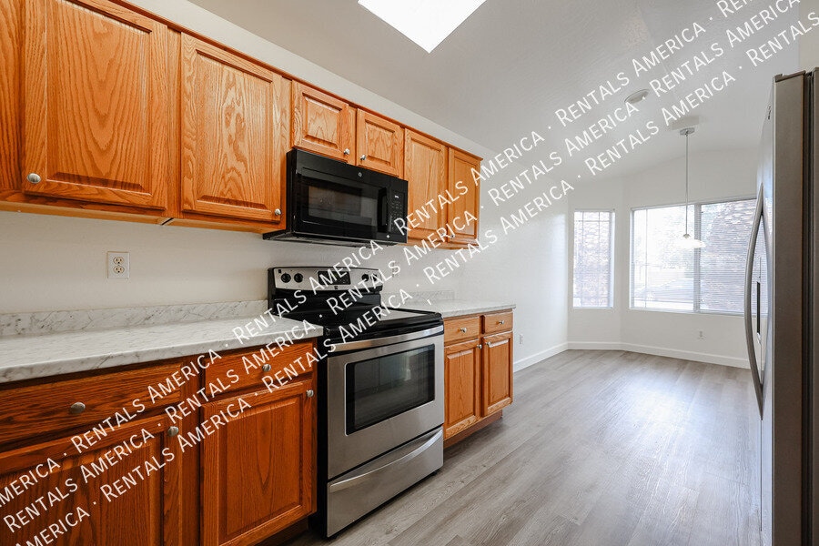 Building Photo - 10845 E Dragoon Ave