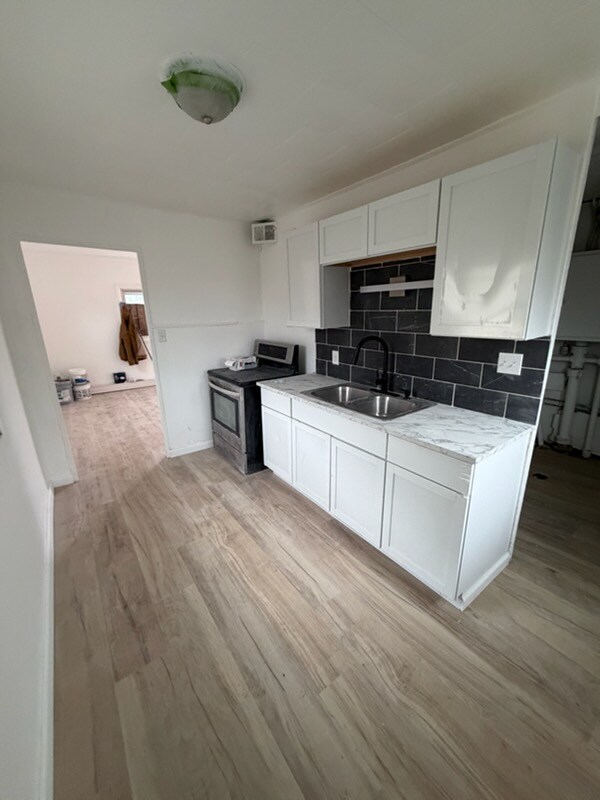 Building Photo - 3248 E 12th Ave