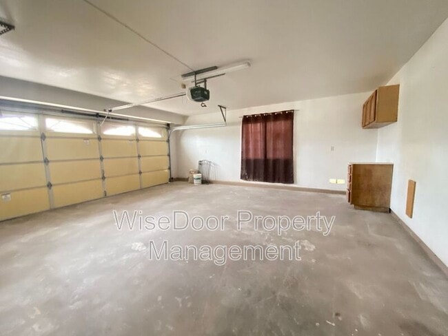 Building Photo - 123 Albert St