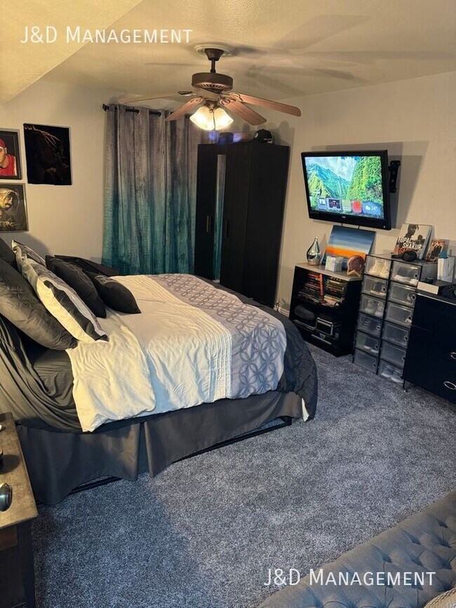 Building Photo - 2416 S Elizabeth St