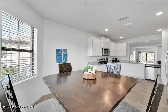 Building Photo - 6540 Lokosee Ct