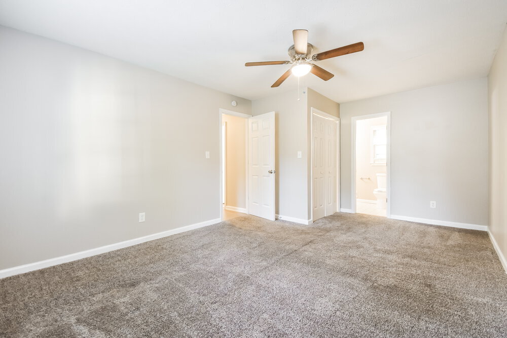 Building Photo - 217 Landing Dr