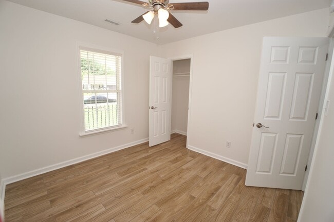 Building Photo - 210 Hayden Pl