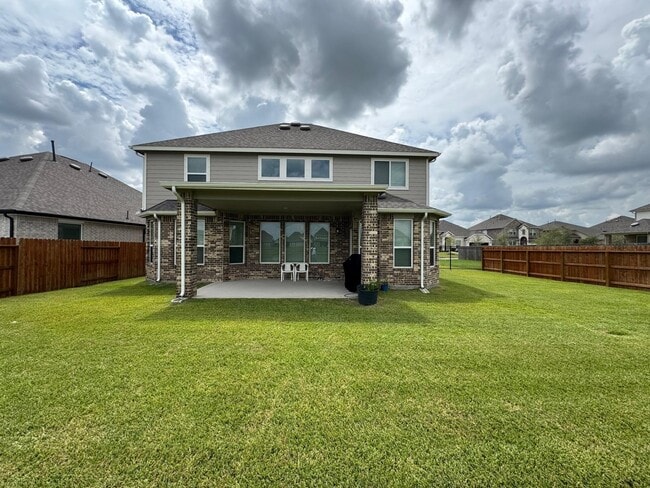 Building Photo - 65 Carmel Dr