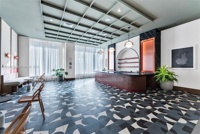 Building Photo - 11 NE 6th St