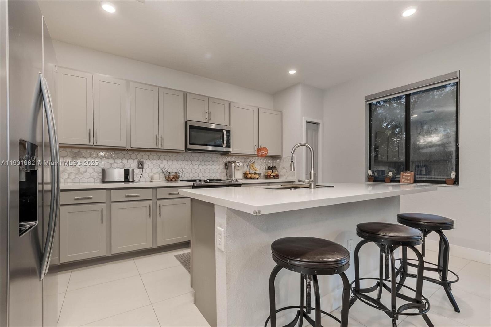 Building Photo - 2430 SW 145th Pl