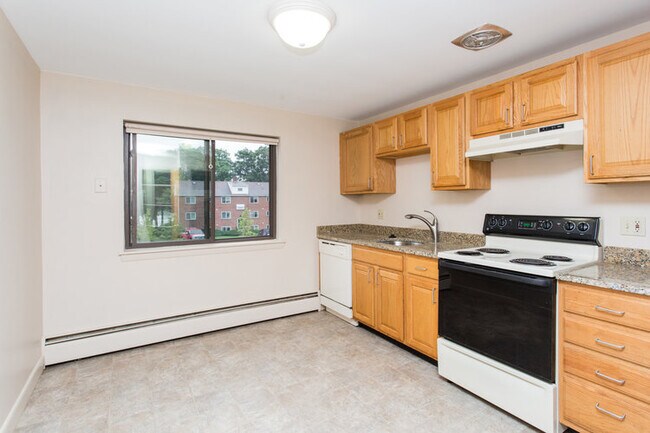 Building Photo - 68 Charlesbank Way