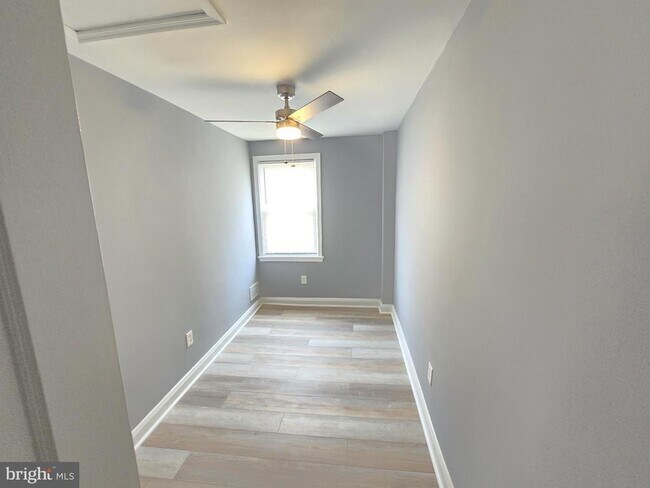 Building Photo - 3736 Elmley Ave