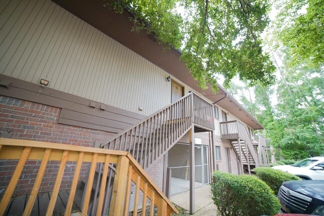 Building Photo - 216 Dixie Dr