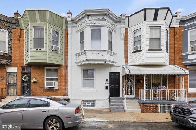 Building Photo - 2821 N Stillman St