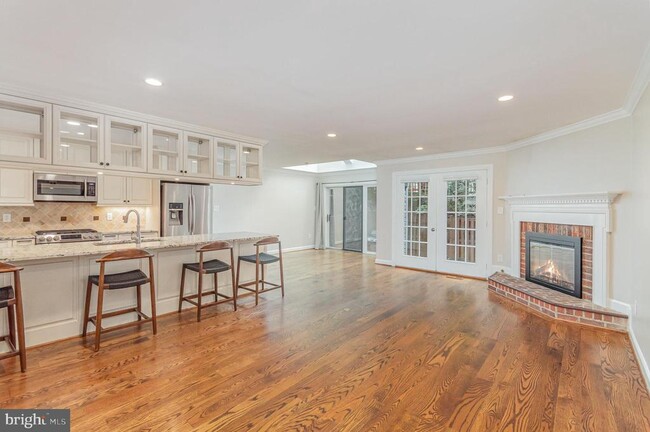 Building Photo - 6311 Chaucer Ln