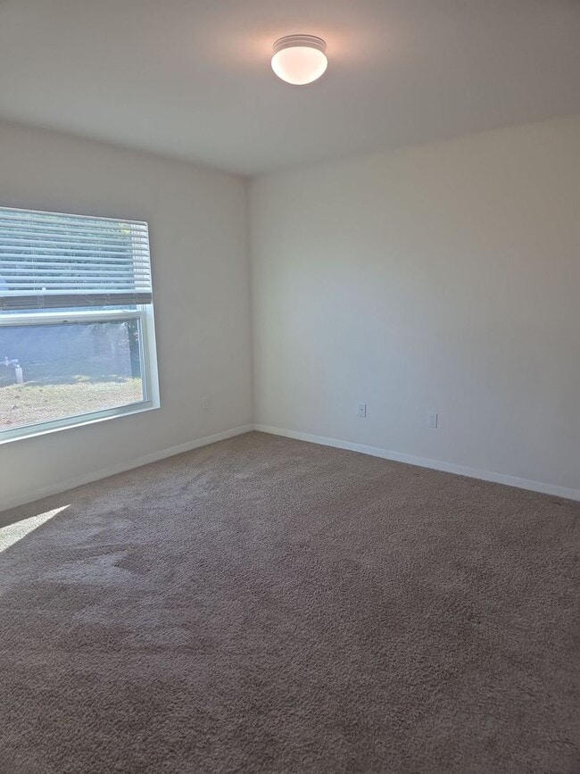 Building Photo - House for rent