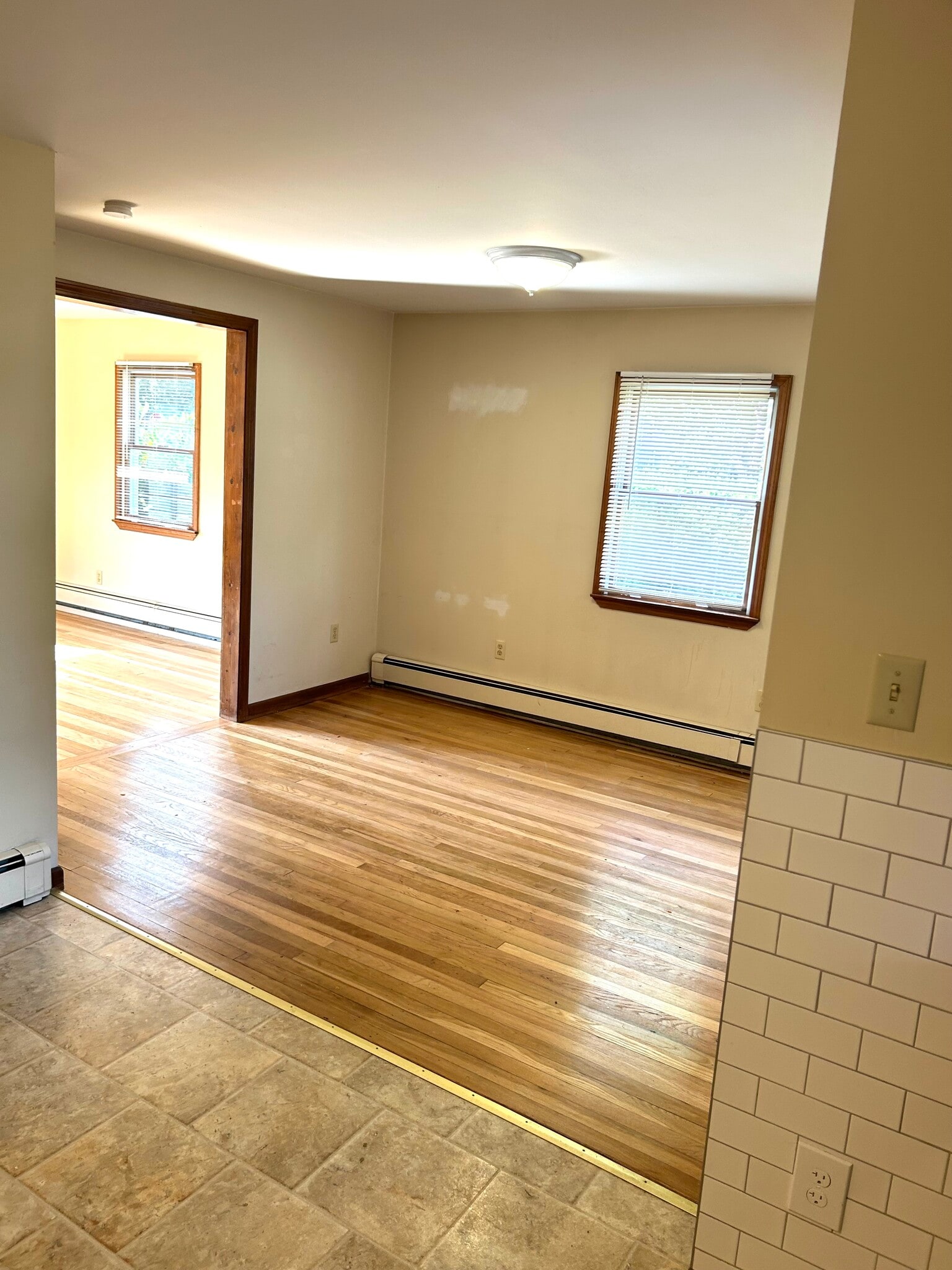 DINING - 926 Old Buddington Rd